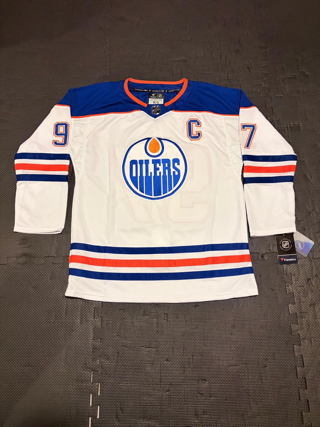 Connor McDavid #97 Edmonton Oilers Fanatics Premium Jersey - White